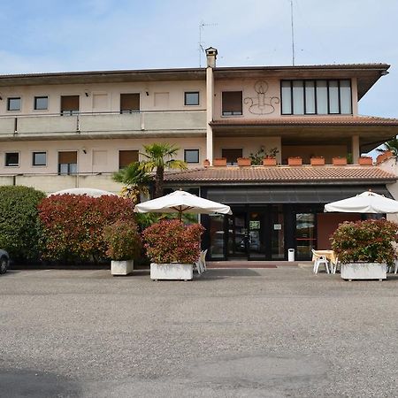 פסקיארה דל גארדה Hotel Pilotto מראה חיצוני תמונה
