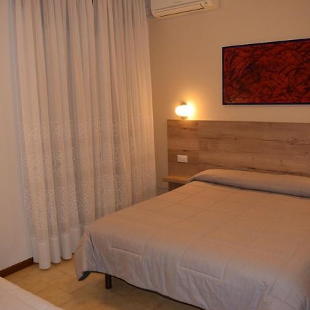 פסקיארה דל גארדה Hotel Pilotto מראה חיצוני תמונה