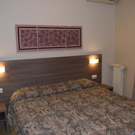פסקיארה דל גארדה Hotel Pilotto מראה חיצוני תמונה