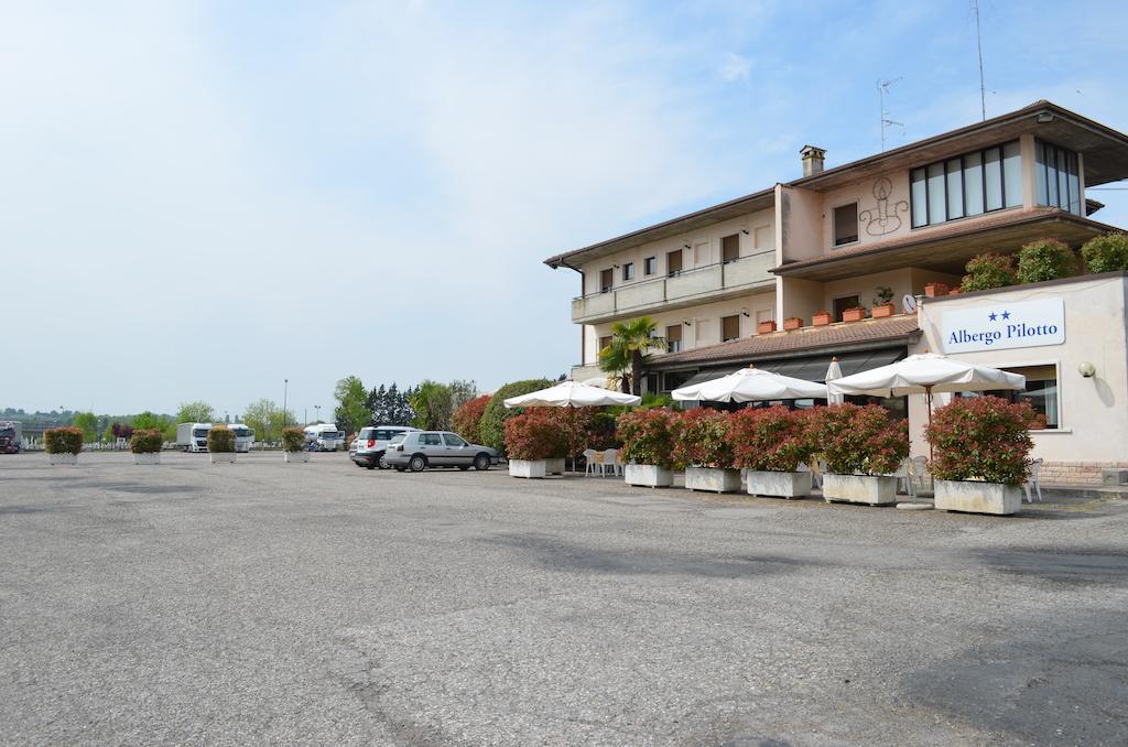 פסקיארה דל גארדה Hotel Pilotto מראה חיצוני תמונה