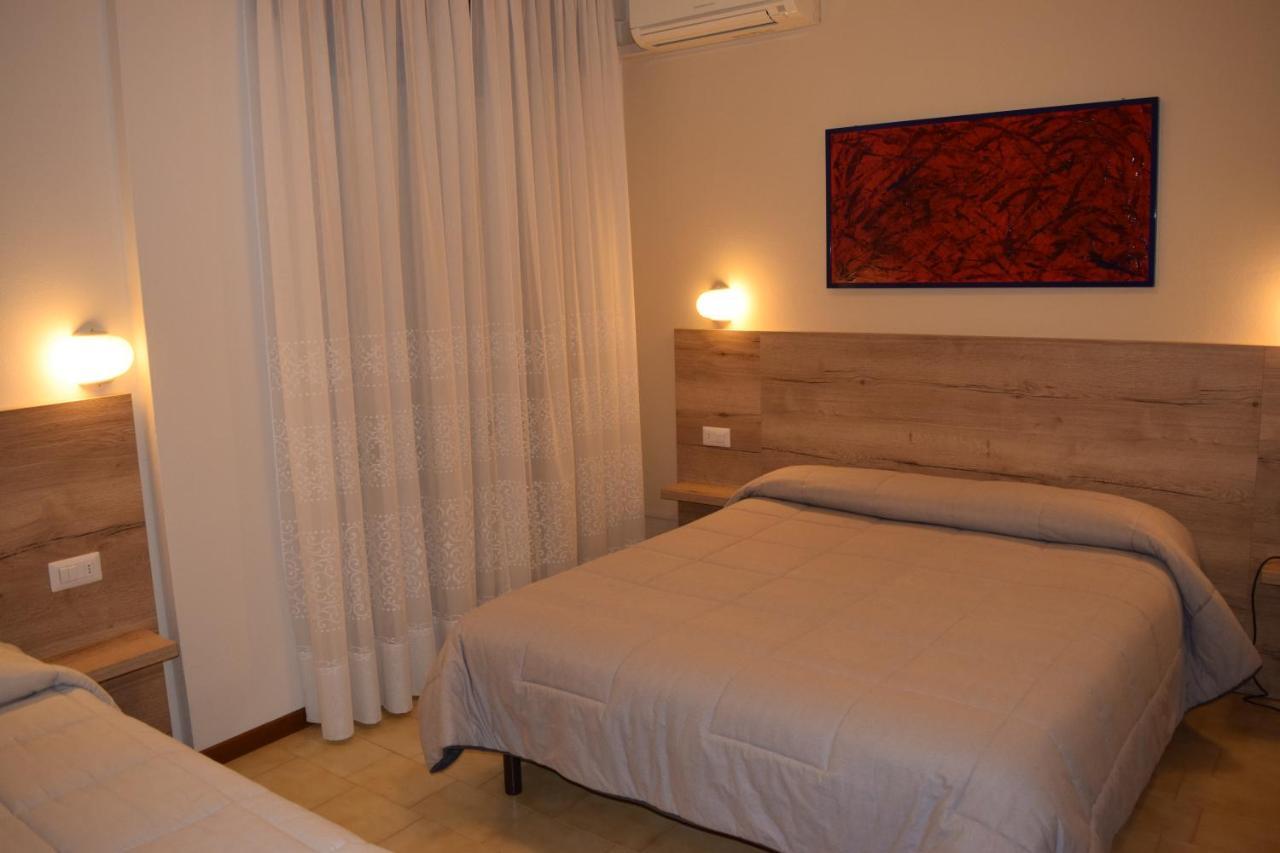 פסקיארה דל גארדה Hotel Pilotto מראה חיצוני תמונה