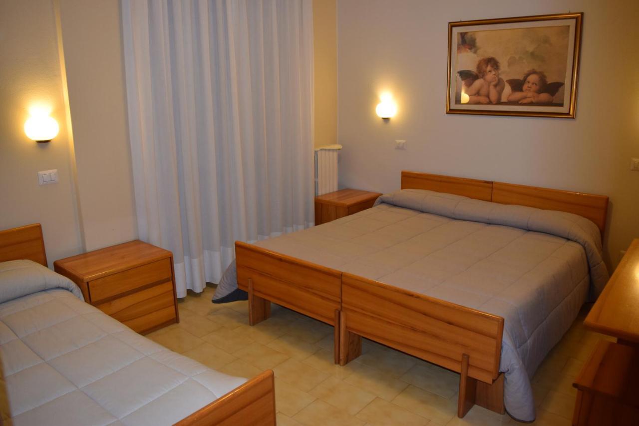 פסקיארה דל גארדה Hotel Pilotto מראה חיצוני תמונה