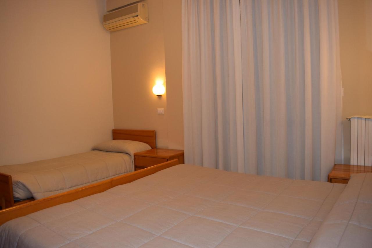 פסקיארה דל גארדה Hotel Pilotto מראה חיצוני תמונה