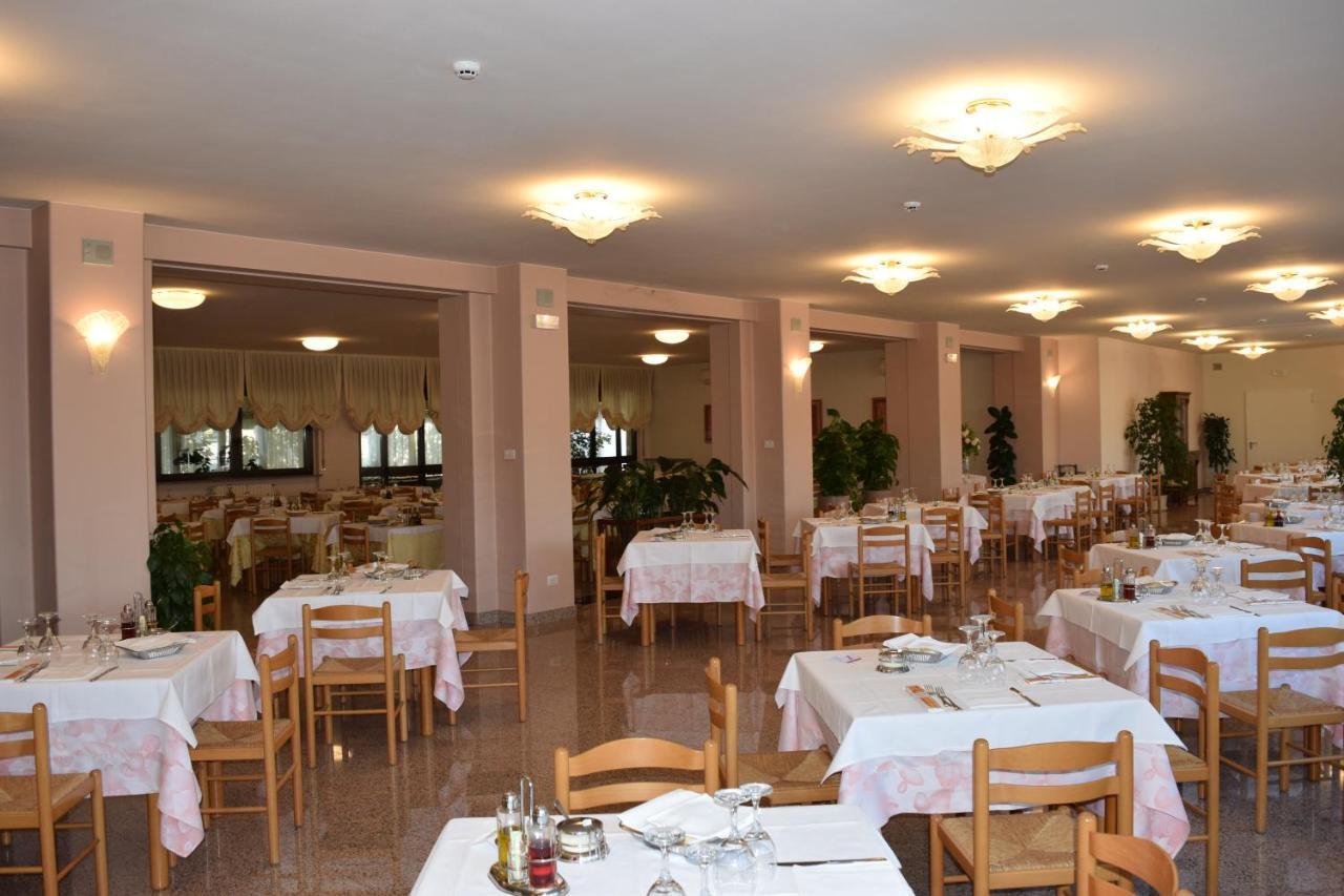 פסקיארה דל גארדה Hotel Pilotto מראה חיצוני תמונה
